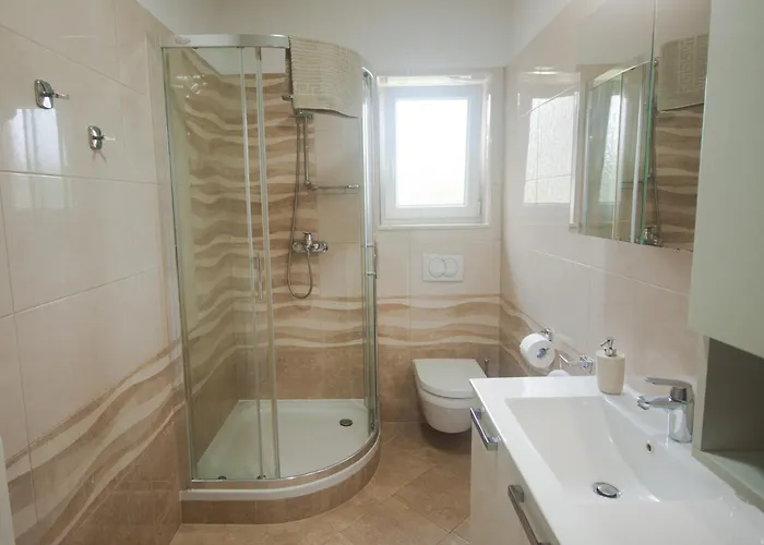 Dujmović * Malinska