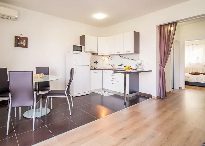 Dujmovic アパート